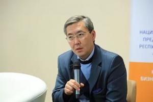 Эксперты: Гонки девальваций больше не будет, но дедолларизация уже идет