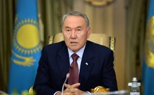 Назарбаев провел консультации по внеочередным парламентским выборам