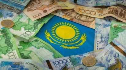 Девальвация национальной валюты, государственные гарантии и социальные риски